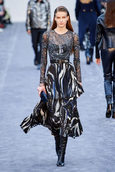 Look 37
